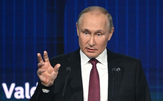 Президент РФ В. Путин принял участие в заседании Международного дискуссионного клуба "Валдай"