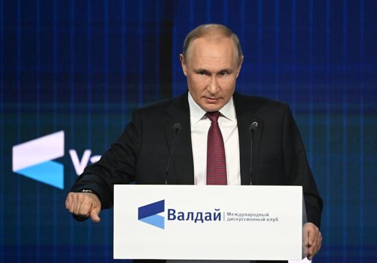 Президент РФ В. Путин принял участие в заседании Международного дискуссионного клуба "Валдай"