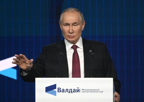 Президент РФ В. Путин принял участие в заседании Международного дискуссионного клуба "Валдай"