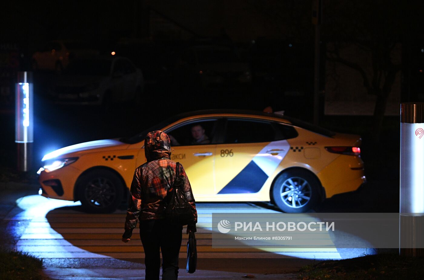 Новый тип подсветки пешеходного перехода установили в Москве