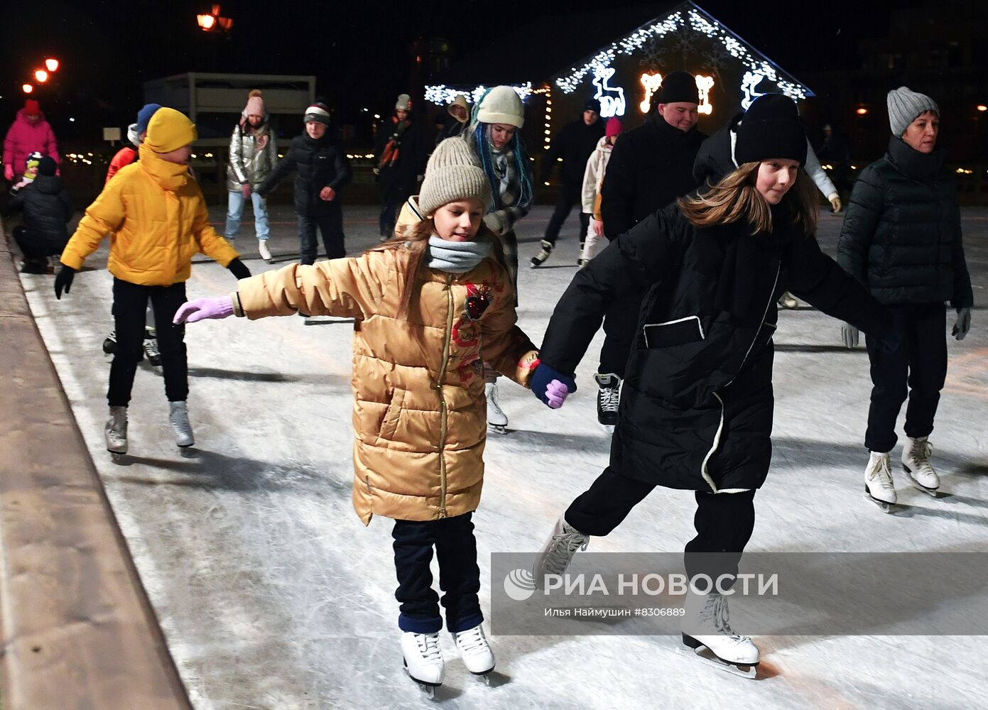 В Красноярске стартовал сезон катков