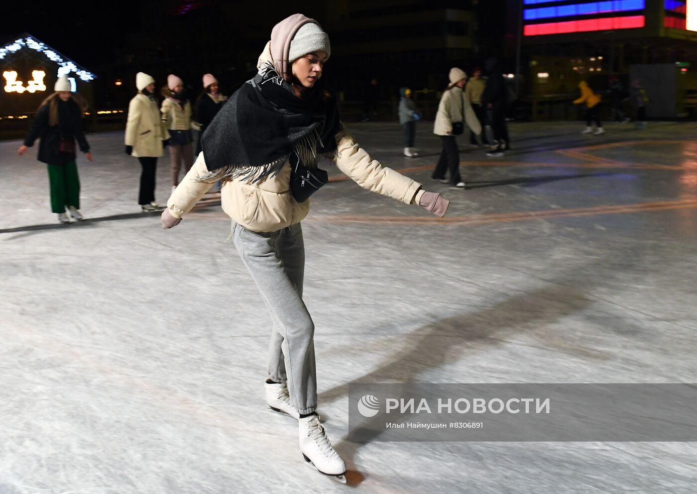 В Красноярске стартовал сезон катков