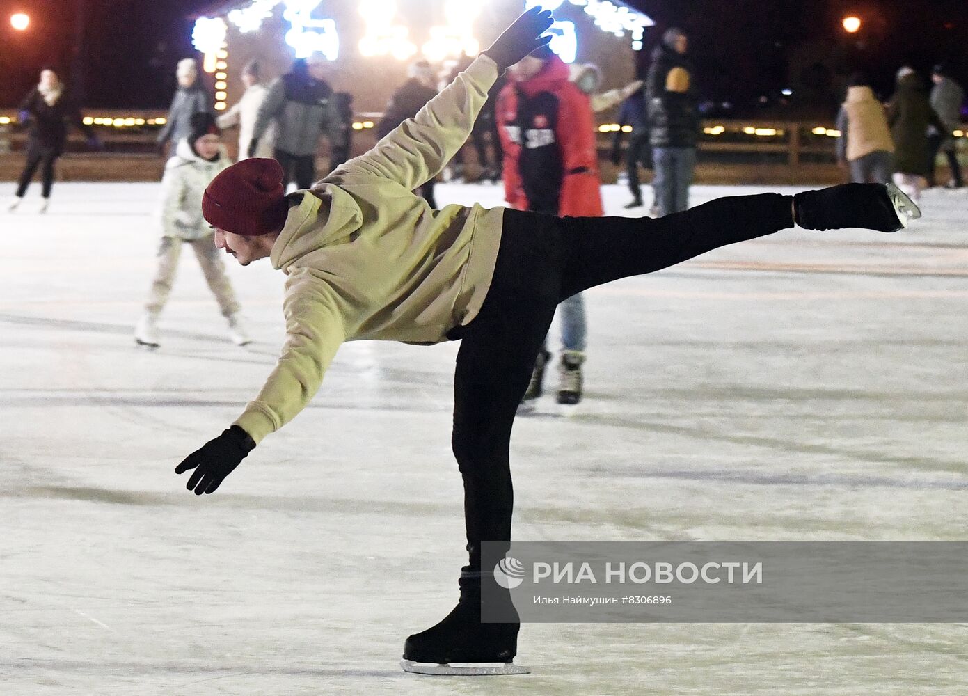 В Красноярске стартовал сезон катков