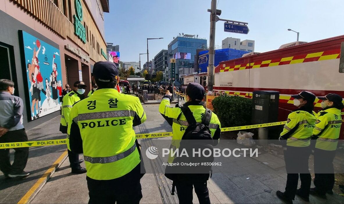 В Южной Корее объявлен общенациональный траур в связи с давкой в Сеуле 