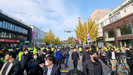 В Южной Корее объявлен общенациональный траур в связи с давкой в Сеуле  