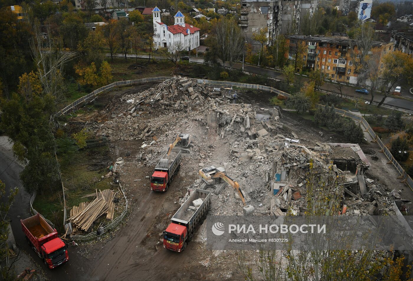 Пострадавший от обстрела дом в Мариуполе подлежит сносу