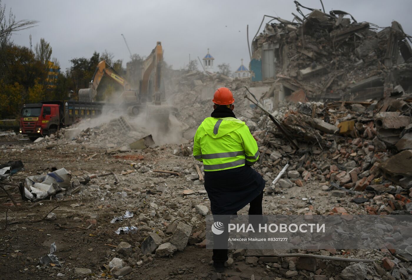 Пострадавший от обстрела дом в Мариуполе подлежит сносу