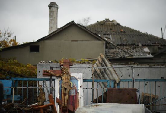 Первая служба прошла в восстанавливаемом Свято-Успенском Храме Мариуполя 