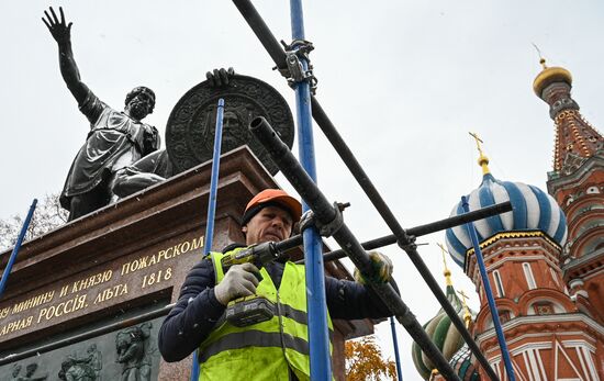 Завершение реставрации памятника Минину и Пожарскому на Красной площади