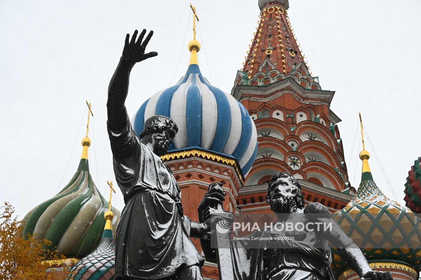 Завершение реставрации памятника Минину и Пожарскому на Красной площади