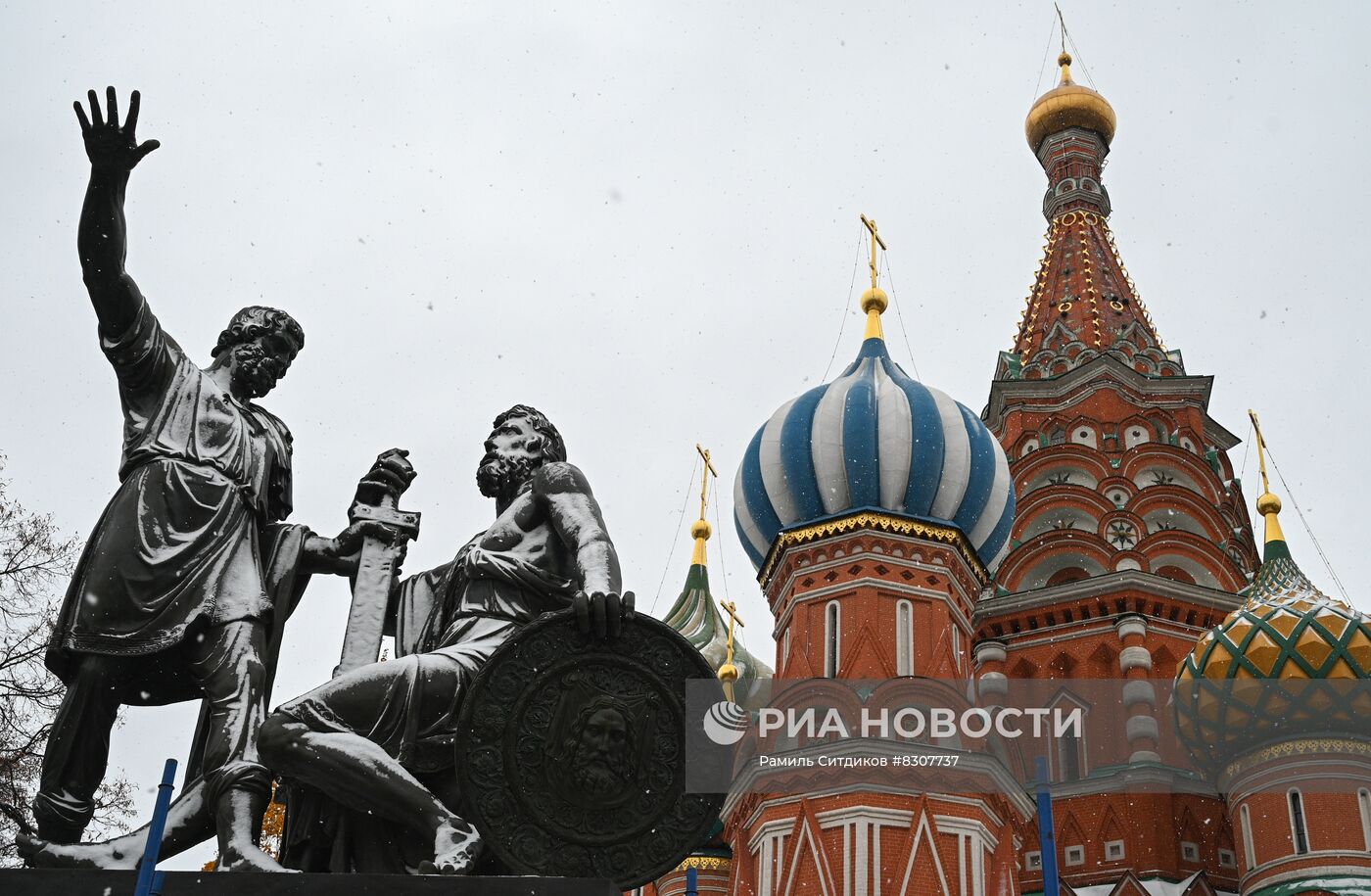 Завершение реставрации памятника Минину и Пожарскому на Красной площади