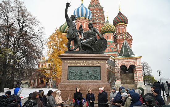 Завершение реставрации памятника Минину и Пожарскому на Красной площади