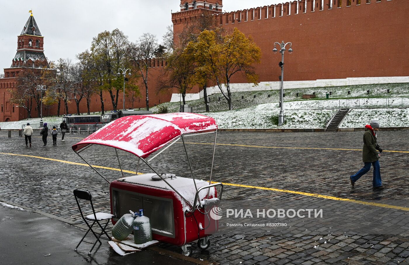 Снег в Москве