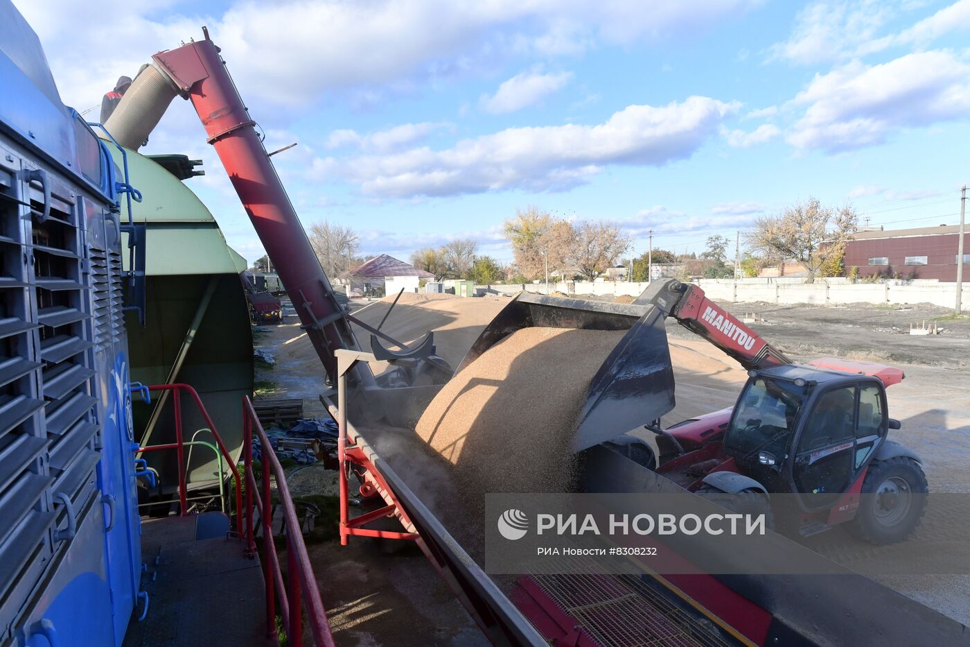 Пункт разгрузки зерна в Мелитополе