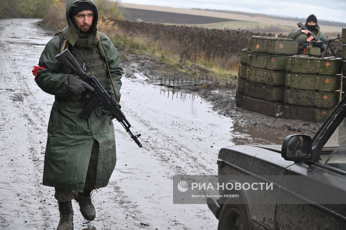 Военнослужащие Народной милиции ЛНР во время несения службы в Харьковской области