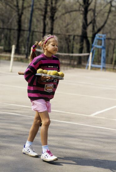 Детская спортивная школа по большому теннису "Юность Москвы"