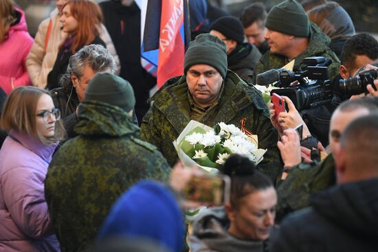 Встреча с вернувшимися из плена военнослужащими в ДНР