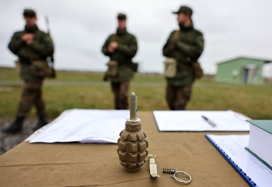 Полпред президента РФ в СЗФО А. Гуцан проинспектировал обучение мобилизованных в Калининградской области