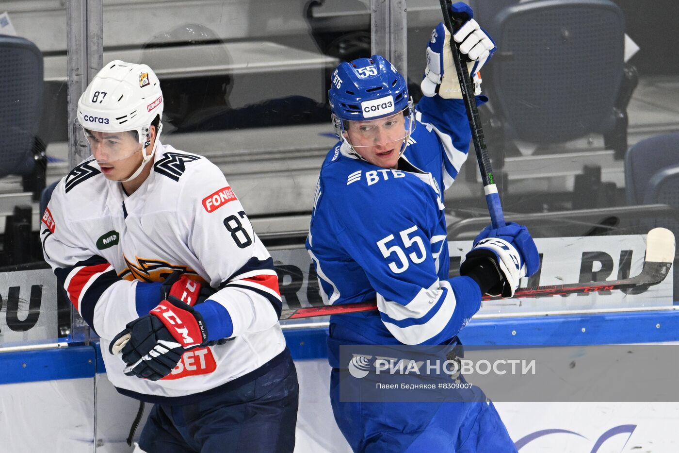 Хоккей. КХЛ. Матч "Динамо" (Москва) - "Металлург" (Магнитогорск)