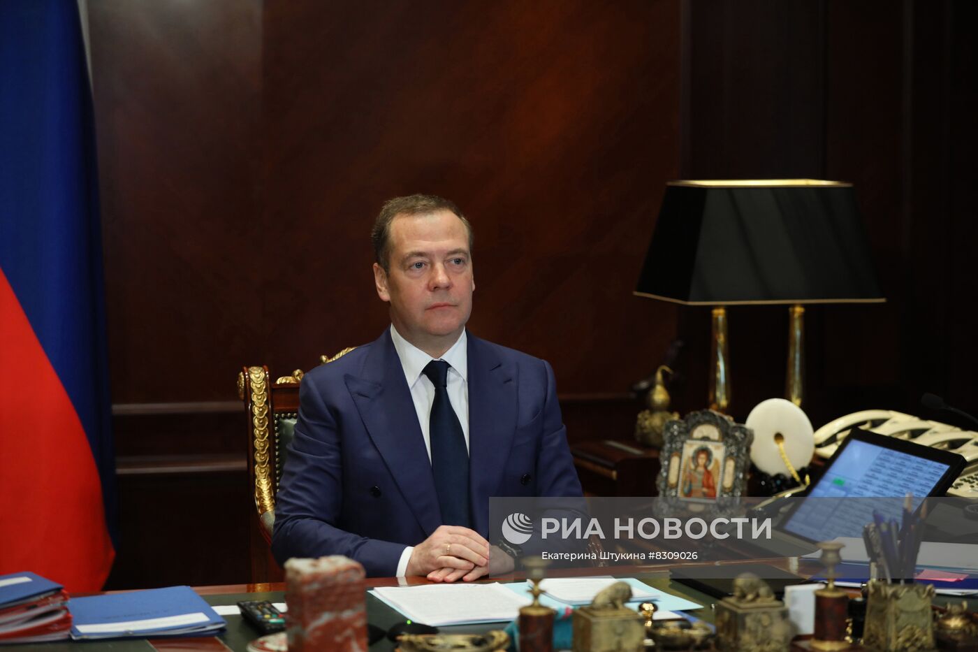 Зампред Совбеза РФ Д. Медведев встретился с президентом Республики Зимбабве Э. Мнангагвой