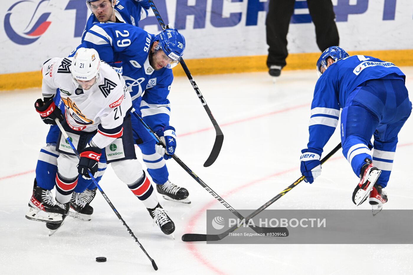 Хоккей. КХЛ. Матч "Динамо" (Москва) - "Металлург" (Магнитогорск)