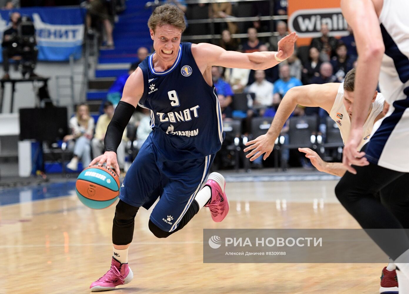 Баскетбол. Единая лига ВТБ. Матч "Зенит" - ЦСКА