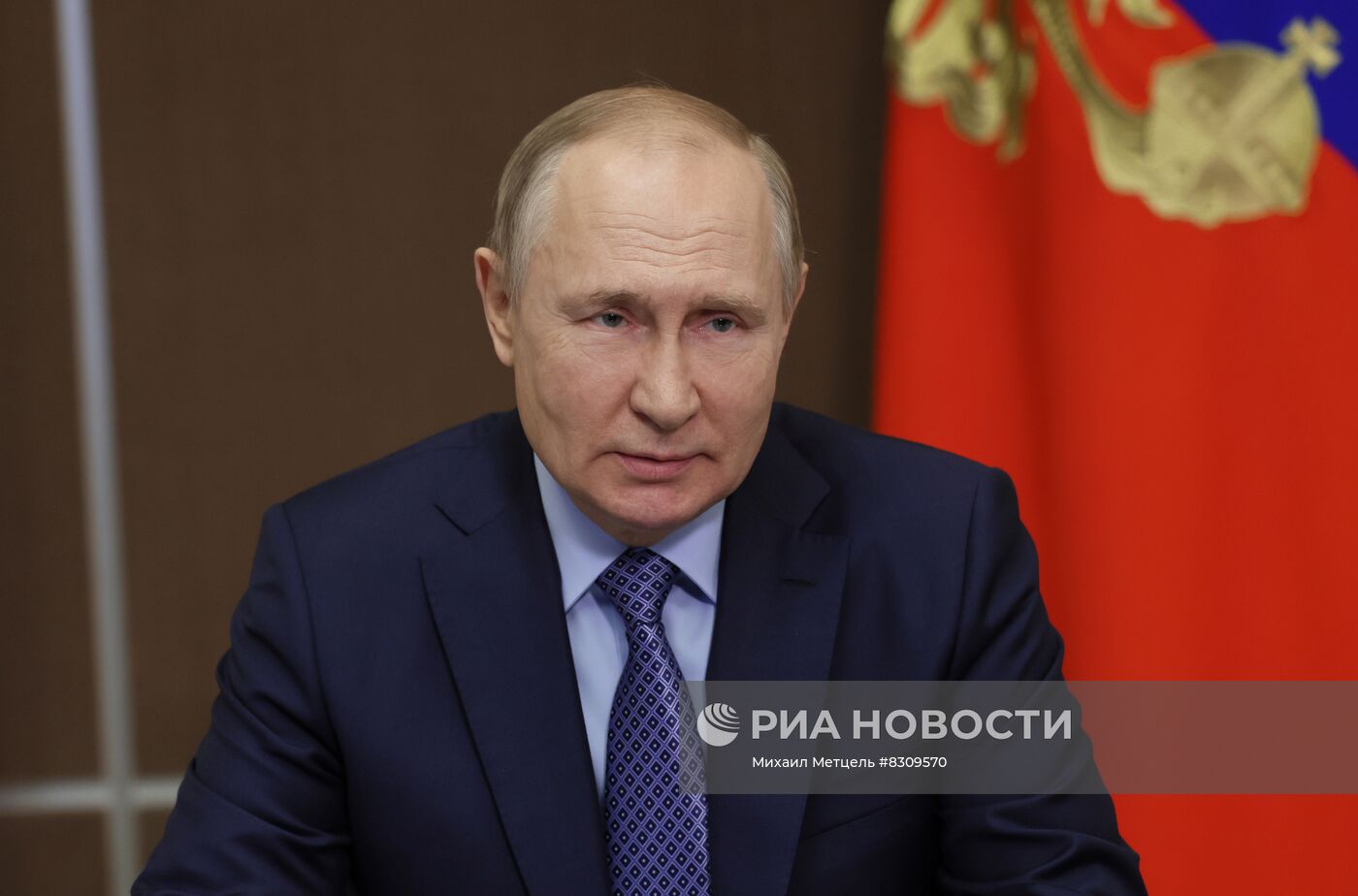 Президент РФ В. Путин провел совещание с членами Координационного совета при правительстве по обеспечению потребностей ВС РФ