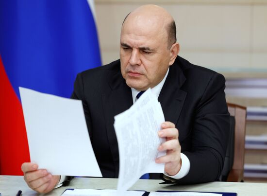 Президент РФ В. Путин провел совещание с членами Координационного совета при правительстве по обеспечению потребностей ВС РФ