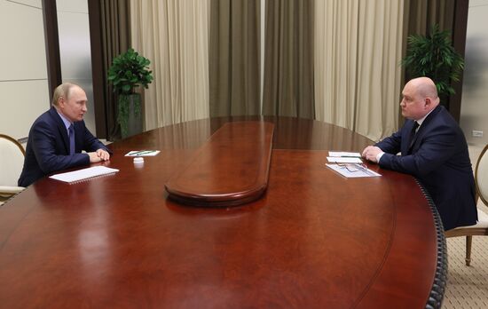 Президент РФ В. Путин встретился с губернатором Севастополя М. Развожаевым