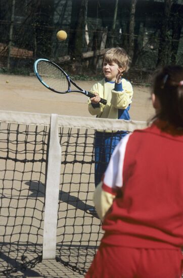 Детская спортивная школа побольшому теннису"Юность Москвы"