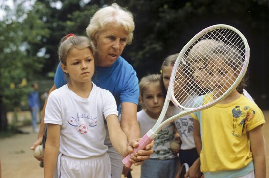Детская спортивная школа по большому теннису"Юность Москвы"