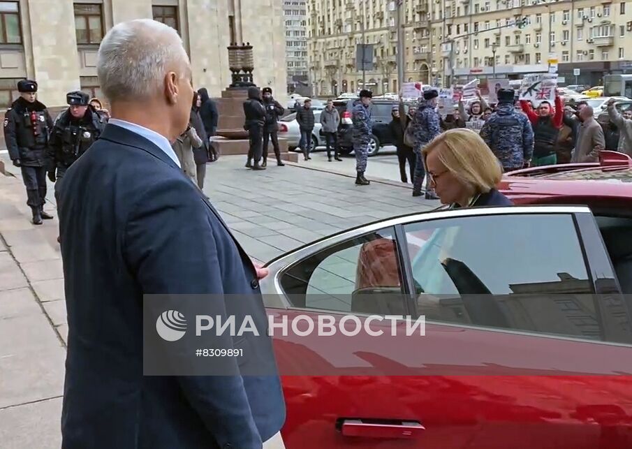 Посол Великобритании Д. Броннерт приехала в МИД РФ