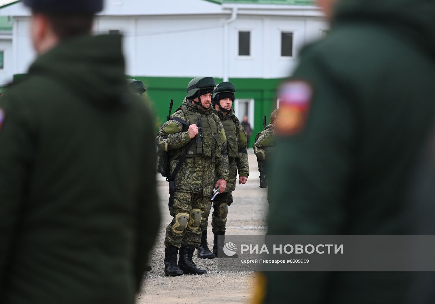 Выдача боевой экипировки мобилизованным в Ростовской области