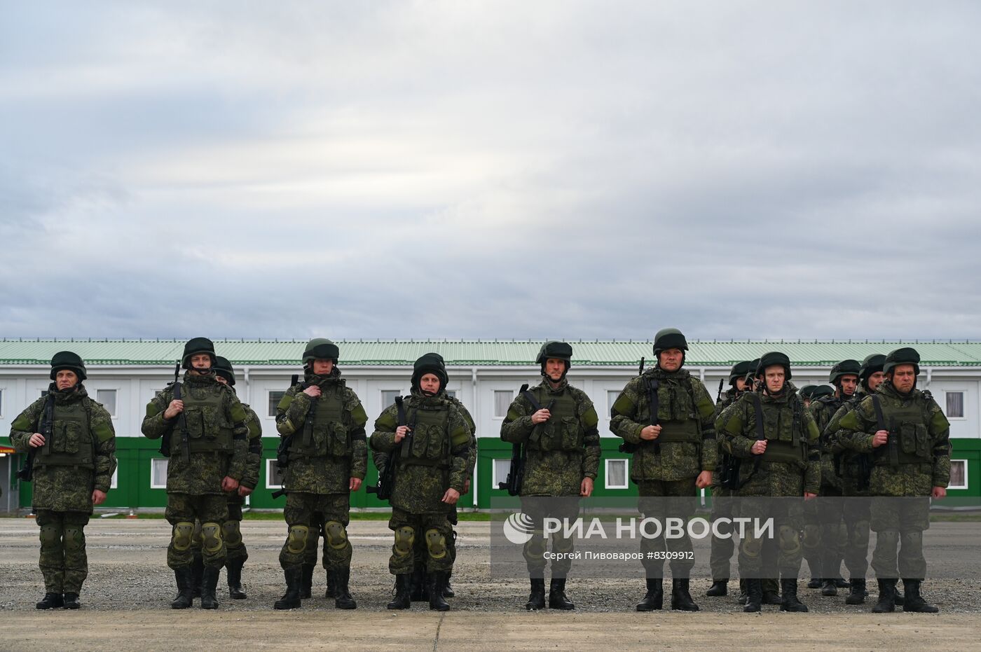 Выдача боевой экипировки мобилизованным в Ростовской области