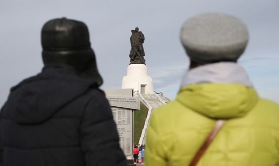 Открытие мемориала Воину-освободителю в Кузбассе