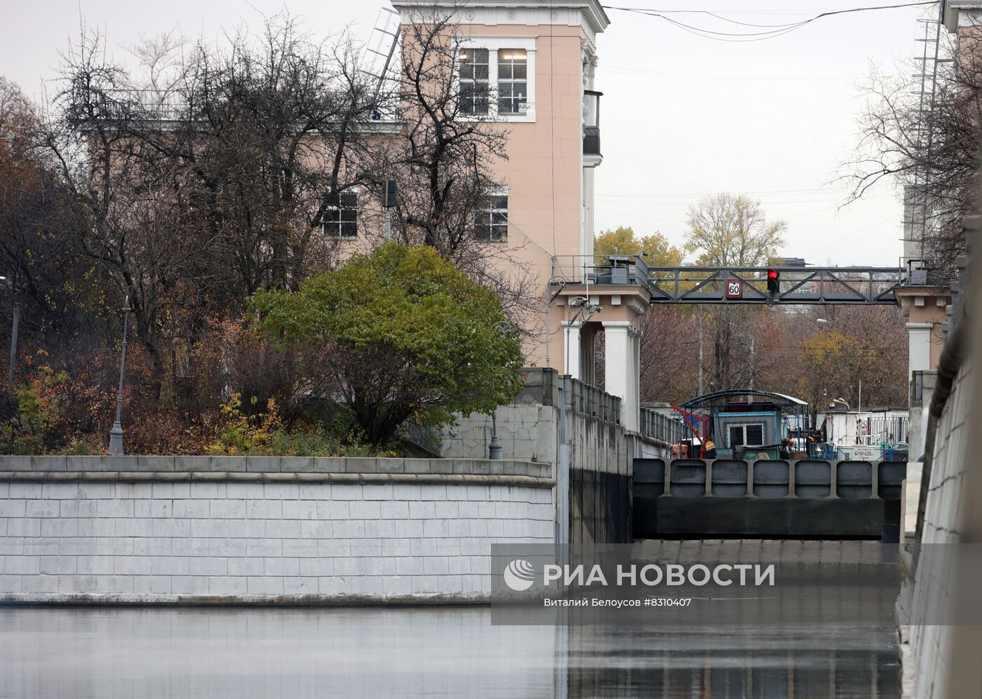 Работа Сыромятнического гидроузла в Москве