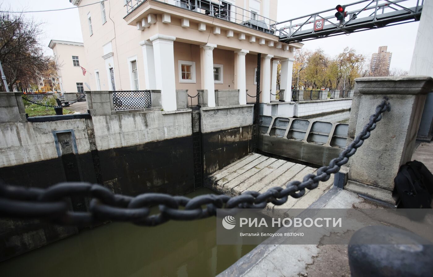 Работа Сыромятнического гидроузла в Москве