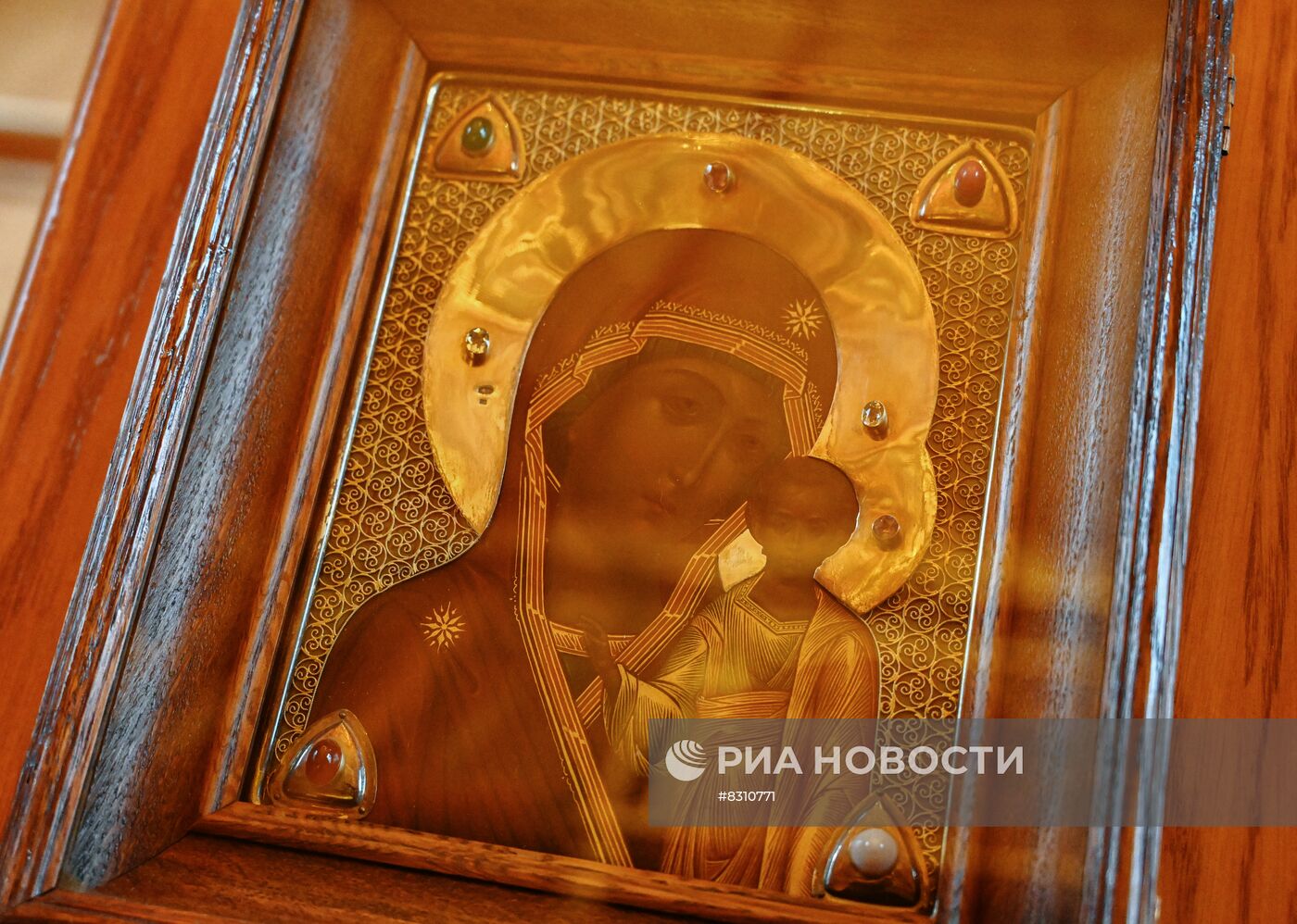 Патриаршее служение в праздник Казанской иконы Божией Матери в Александро-Невском скиту