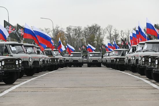 Народный фронт передал Народной милиции ДНР и ЛНР автомобили УАЗ