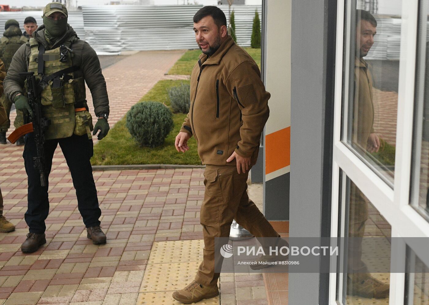 Вручение ключей от новых квартир жителям Мариуполя