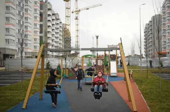 Вручение ключей от новых квартир жителям Мариуполя