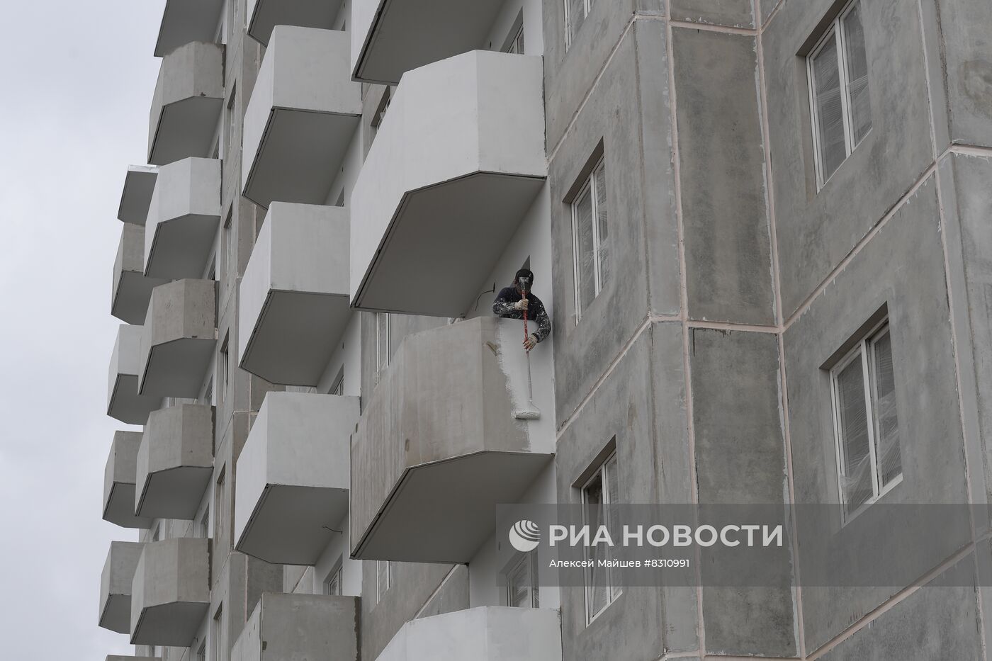 Вручение ключей от новых квартир жителям Мариуполя