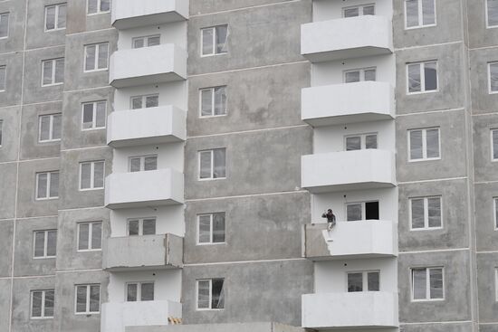 Вручение ключей от новых квартир жителям Мариуполя