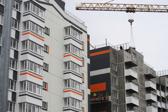 Вручение ключей от новых квартир жителям Мариуполя