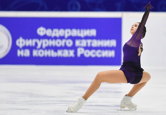 Гран при женщины короткая программа. Камила Валиева короткая программа 2022. Камила Валиева новая короткая программа 2022. Камила Валиева платье короткая программа 2023. Валиева 2022 Казань.