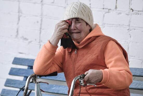 Маломобильных жителей Херсонской области эвакуируют в Крым