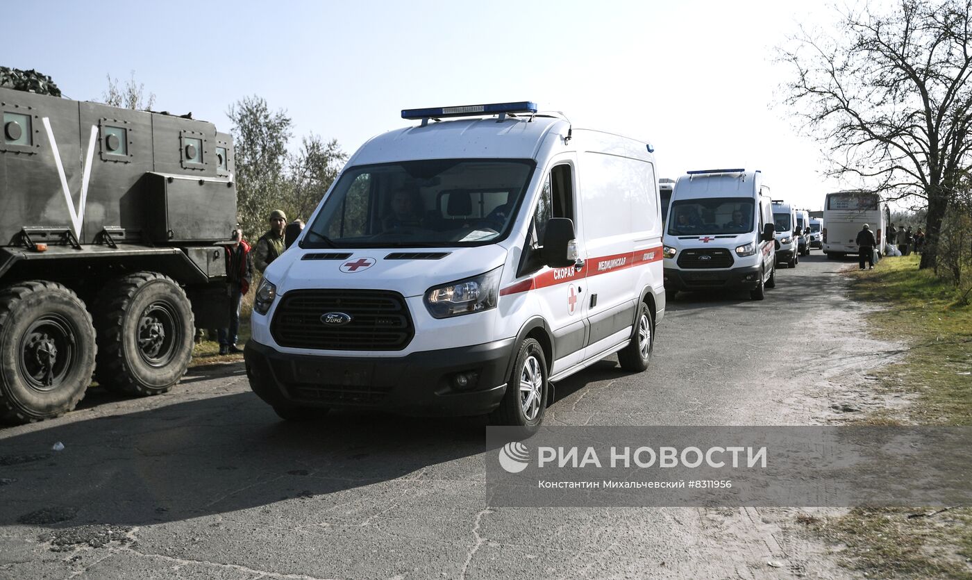 Маломобильных жителей Херсонской области эвакуируют в Крым