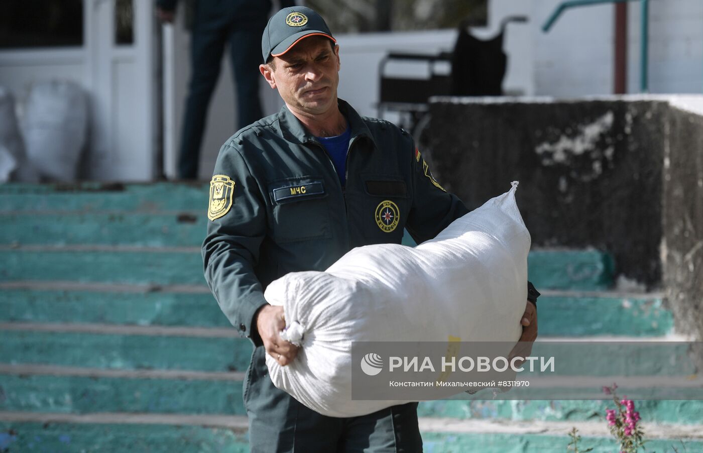 Маломобильных жителей Херсонской области эвакуируют в Крым