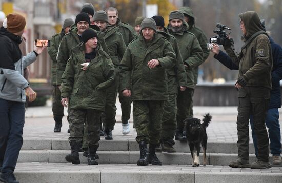 В ДНР встретили освобожденных из украинского плена военнослужащих