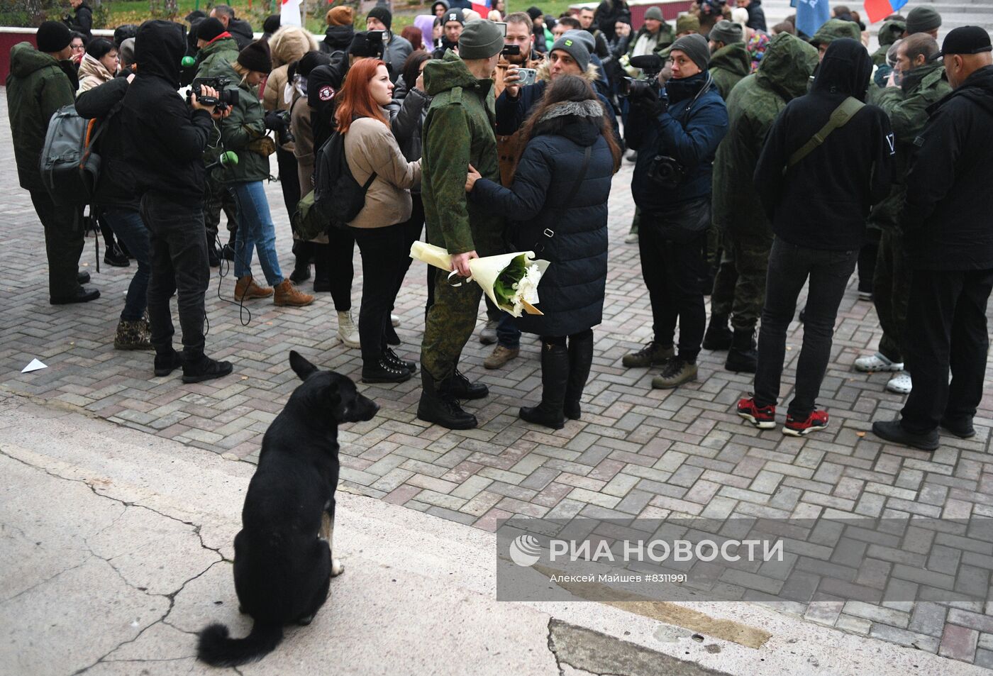 В ДНР встретили освобожденных из украинского плена военнослужащих